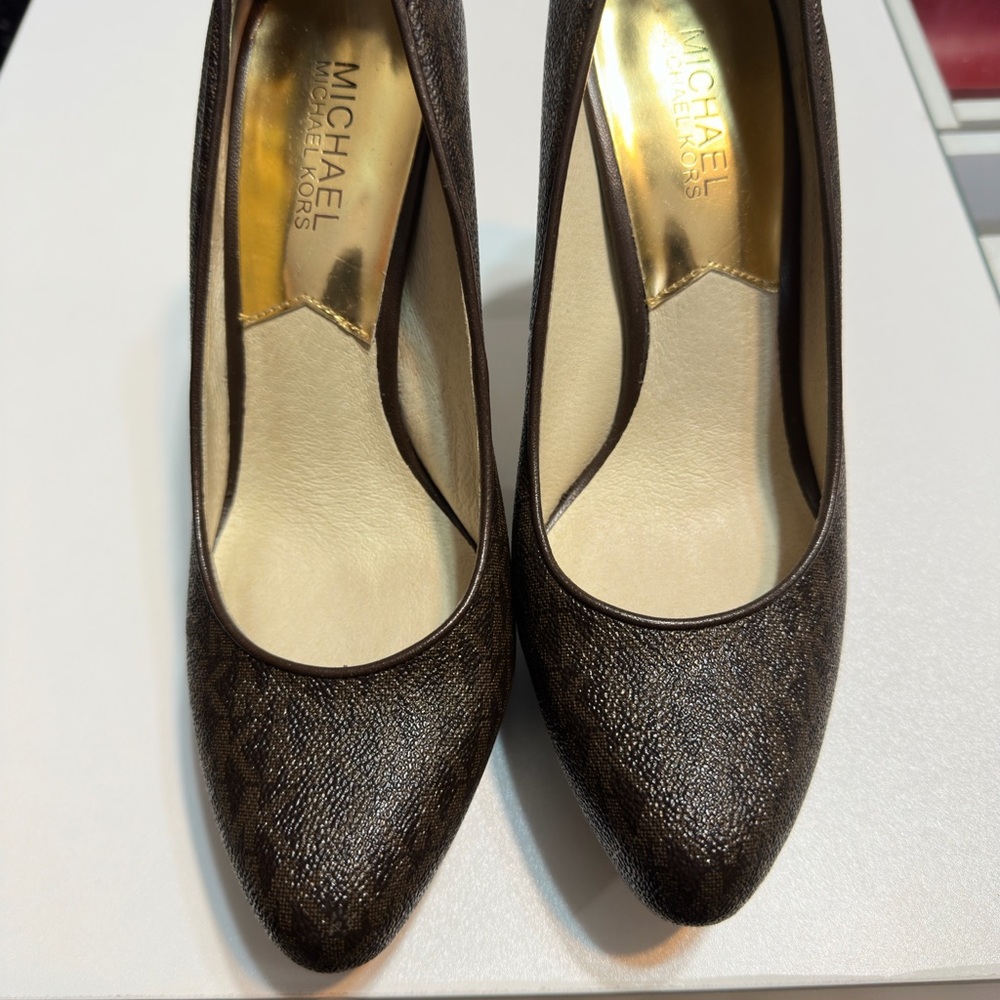 Michael Kors Textured Chocolate Heels - Picture 2 of 6